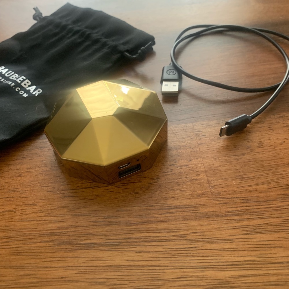 BaubleBar Gold On The Go Cell Power Bank